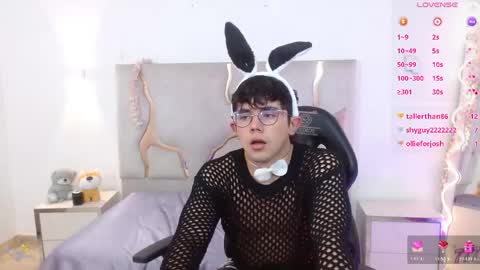 Snapshot of axelnoir_tay chatting on 05/27/26, 01:57 axelnoir_tay online show from 05/27/26, 01:57
