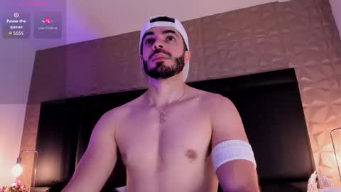 Snapshot of axelthompsom chatting on 09/27/25, 11:26 Axel Thompsom online show from 09/27/25, 11:26