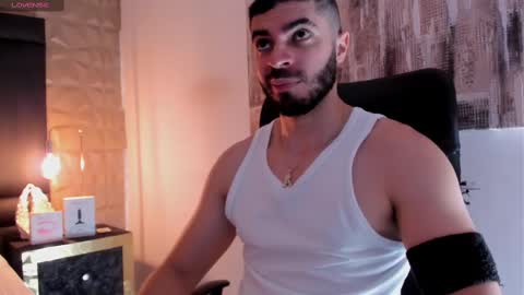 Snapshot of axelthompsom chatting on 10/04/25, 10:57 Axel Thompsom online show from 10/04/25, 10:57