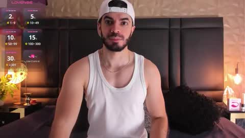 Snapshot of axelthompsom chatting on 10/13/25, 11:21 Axel Thompsom online show from 10/13/25, 11:21