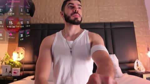 Snapshot of axelthompsom chatting on 10/18/25, 12:39 Axel Thompsom online show from 10/18/25, 12:39