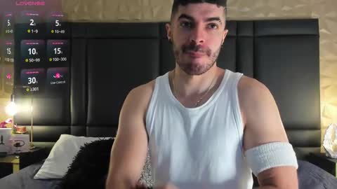 Snapshot of axelthompsom chatting on 11/05/25, 11:43 Axel Thompsom online show from 11/05/25, 11:43