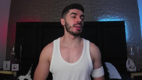 Snapshot of axelthompsom chatting on 11/14/25, 11:42 Axel Thompsom online show from 11/14/25, 11:42