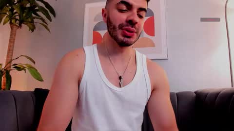 Snapshot of axelthompsom chatting on 11/30/25, 11:47 Axel Thompsom online show from 11/30/25, 11:47