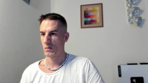 Axl online show from 12/19/25, 08:49