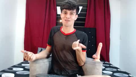 Snapshot of axxxel_twink chatting on 02/06/26, 01:32 Axxxel online show from 02/06/26, 01:32