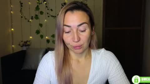 Jully online show from 11/18/25, 06:34