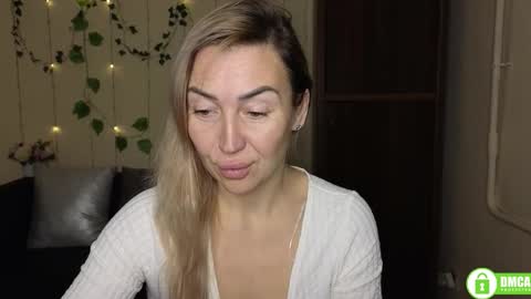 Jully online show from 12/14/25, 06:23