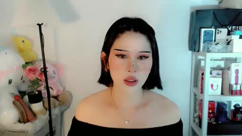 AYAHOSHILOVESYOU online show from 02/09/26, 04:22