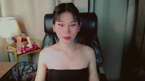 AYAHOSHILOVESYOU online show from 05/20/26, 06:47