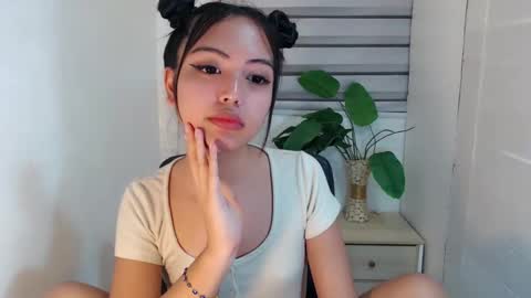 ayalvrs18 online show from 02/17/25, 07:53