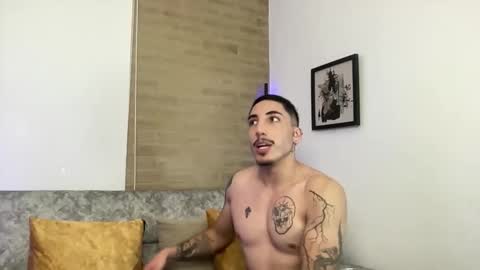 Snapshot of aydan_stiven9 chatting on 11/22/25, 12:31 AYDAN STIVEN OF AYDANSTIVEN online show from 11/22/25, 12:31