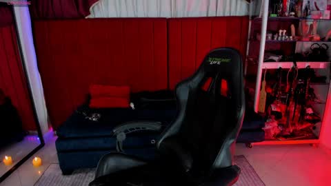 danna online show from 04/28/26, 06:02