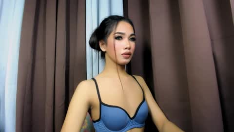 ur lovely ayi  online show from 04/04/26, 01:41