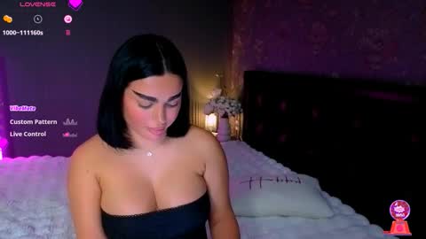  Ayla Demir  online show from 11/14/25, 11:13