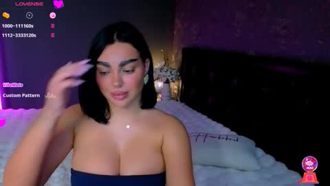  Ayla Demir  online show from 11/25/25, 11:05