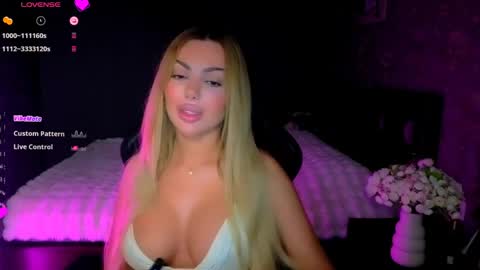  Ayla Demir  online show from 04/10/26, 09:08