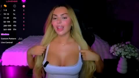 Snapshot of ayla_demir chatting on 05/20/26, 08:04 Ayla Demir online show from 05/20/26, 08:04