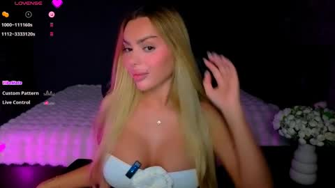 Snapshot of ayla_demir chatting on 05/22/26, 08:03 Ayla Demir online show from 05/22/26, 08:03