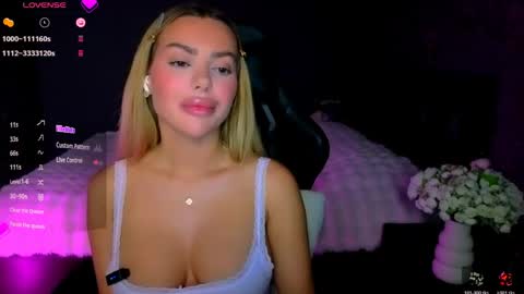 Snapshot of ayla_demir chatting on 05/25/26, 08:04 Ayla Demir online show from 05/25/26, 08:04