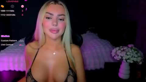 Snapshot of ayla_demir chatting on 06/11/26, 08:07 Ayla Demir online show from 06/11/26, 08:07