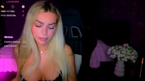 Snapshot of ayla_demir chatting on 06/27/26, 08:14 Ayla Demir online show from 06/27/26, 08:14