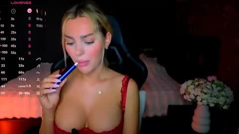 Snapshot of ayla_demir chatting on 07/09/26, 08:13 Ayla Demir online show from 07/09/26, 08:13
