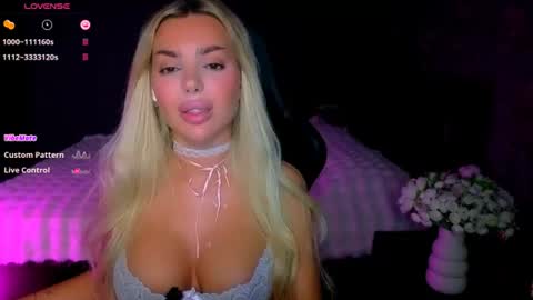 Snapshot of ayla_demir chatting on 07/13/26, 08:00 Ayla Demir online show from 07/13/26, 08:00