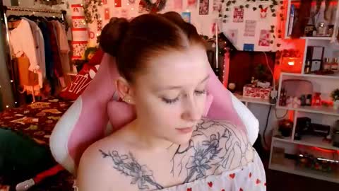 Snapshot of ayla_hill chatting on 01/11/26, 08:25 Ayla hill online show from 01/11/26, 08:25