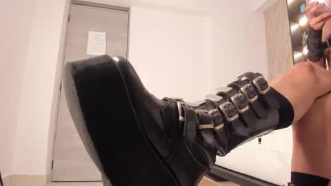 Snapshot of ayla_velt chatting on 02/19/26, 07:43 Ayla online show from 02/19/26, 07:43