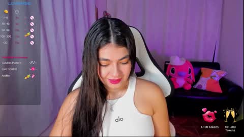 Snapshot of aylenmiller_ chatting on 11/12/25, 02:23 Aylen online show from 11/12/25, 02:23