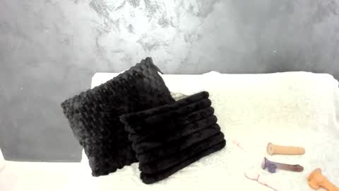 Snapshot of aylin_hot4u chatting on 11/12/25, 07:42 Kayla online show from 11/12/25, 07:42