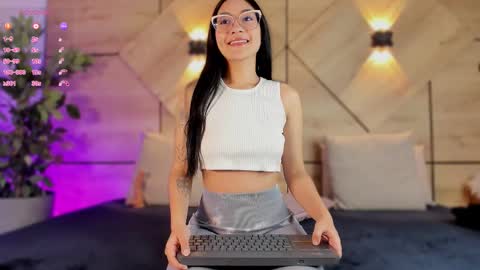 ayllin  online show from 10/24/25, 07:43