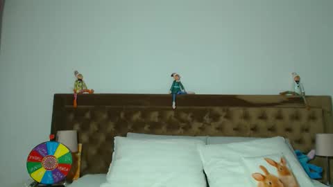 Snapshot of aylinhoney chatting on 11/15/25, 06:00 Aylin online show from 11/15/25, 06:00