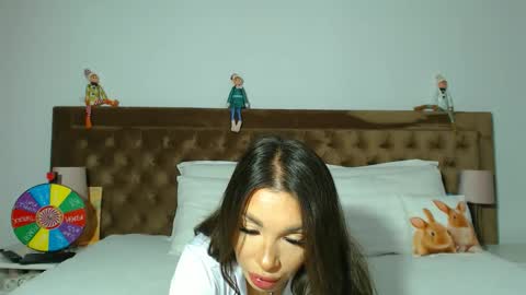 Snapshot of aylinhoney chatting on 11/29/25, 03:53 Aylin online show from 11/29/25, 03:53