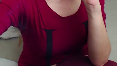 Snapshot of aylynrichard chatting on 10/27/25, 09:52 aylynrichard online show from 10/27/25, 09:52