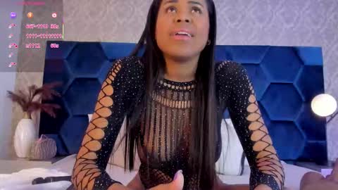 Snapshot of aynaraross1 chatting on 11/20/25, 04:23 aynaraross1 online show from 11/20/25, 04:23