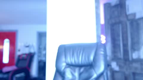 Snapshot of aynmarie chatting on 10/12/25, 06:51 mia rand online show from 10/12/25, 06:51