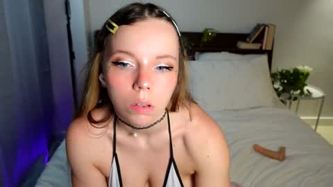 Snapshot of ayralust chatting on 02/01/25, 11:32 Ayra Lust online show from 02/01/25, 11:32