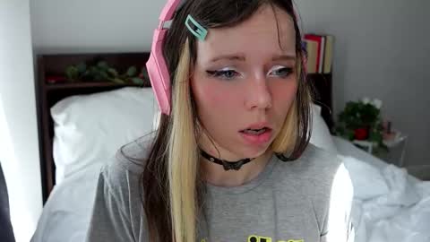 Snapshot of ayralust chatting on 03/02/25, 06:48 Ayra Lust online show from 03/02/25, 06:48