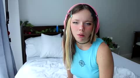 Snapshot of ayralust chatting on 03/08/25, 04:23 Ayra Lust online show from 03/08/25, 04:23