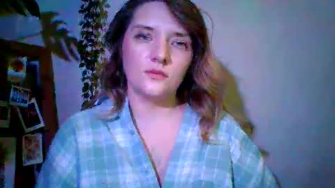 Snapshot of ayrix chatting on 09/11/25, 08:20 ayrix online show from 09/11/25, 08:20