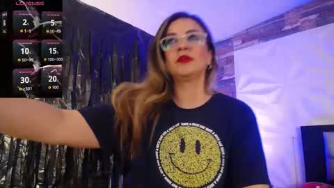 Snapshot of azaahara_ chatting on 11/06/25, 03:40 Azahara online show from 11/06/25, 03:40