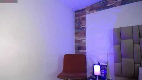 Snapshot of azaahara_ chatting on 12/18/25, 05:24 Azahara online show from 12/18/25, 05:24