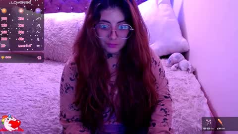 Snapshot of azamy_12 chatting on 01/04/25, 11:17 Amanda online show from 01/04/25, 11:17