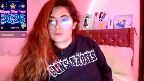 Snapshot of azamy_12 chatting on 01/10/25, 04:33 Amanda online show from 01/10/25, 04:33