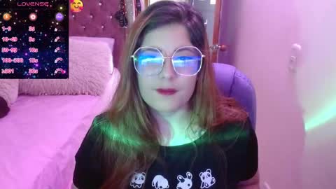 Snapshot of azamy_12 chatting on 01/16/25, 07:52 Amanda online show from 01/16/25, 07:52