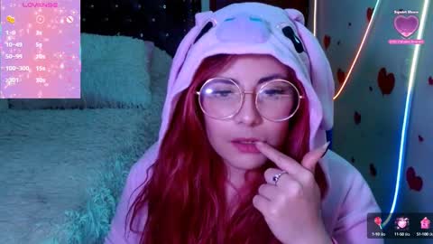 Snapshot of azamy_12 chatting on 02/22/25, 11:13 Amanda online show from 02/22/25, 11:13