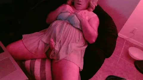 Snapshot of azbritneycd chatting on 06/07/26, 05:33 AZBritneyCD online show from 06/07/26, 05:33