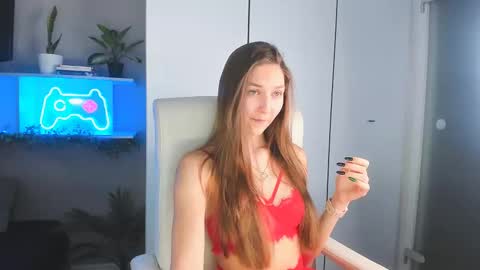 Snapshot of azeliaclark chatting on 03/07/25, 10:56 Sofia online show from 03/07/25, 10:56